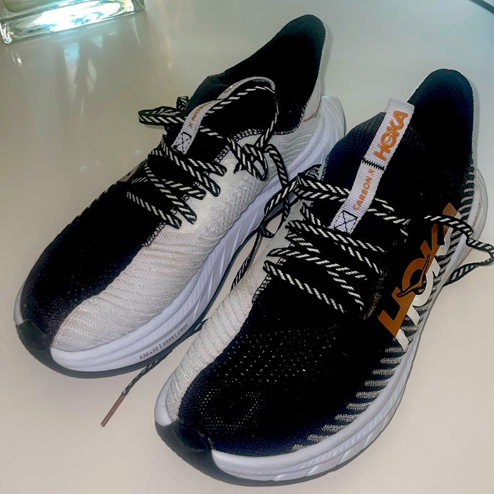 Hoka Carbon X - Women’s size 7. Like new.